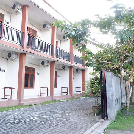Reddoorz At Bale Eja Syariah Senggigi Apartman Montongbuwoh Kültér fotó