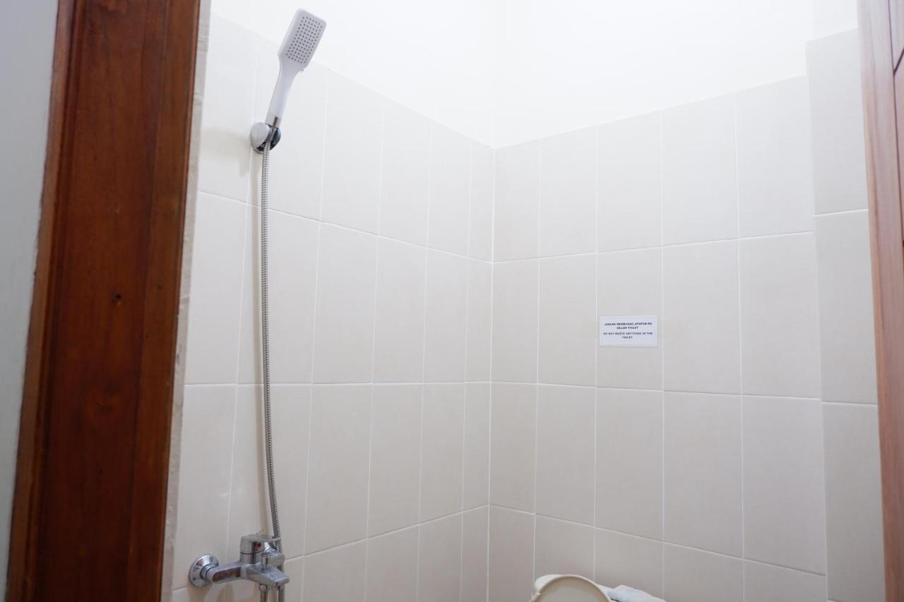 Reddoorz At Bale Eja Syariah Senggigi Apartman Montongbuwoh Kültér fotó