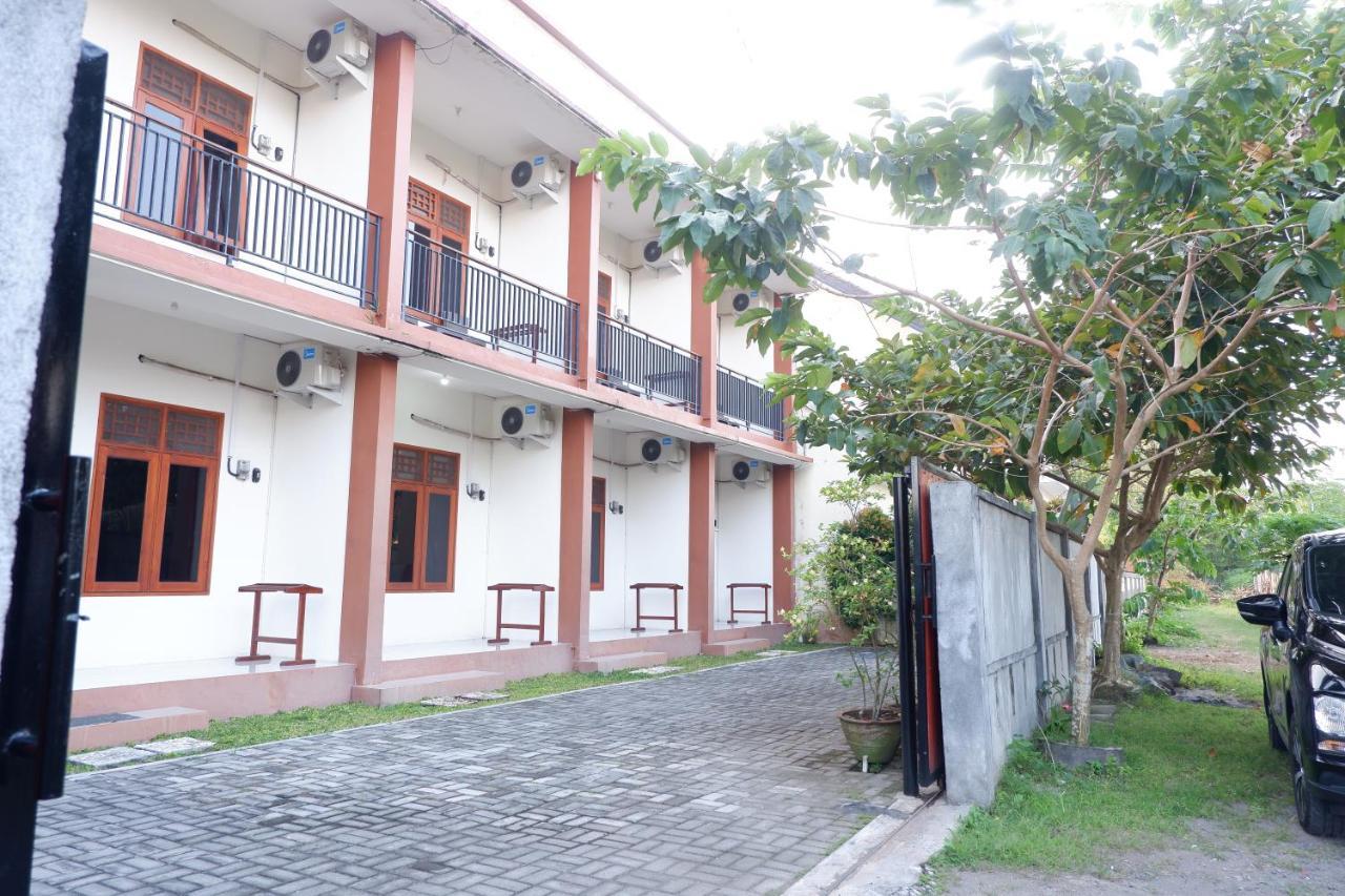 Reddoorz At Bale Eja Syariah Senggigi Apartman Montongbuwoh Kültér fotó