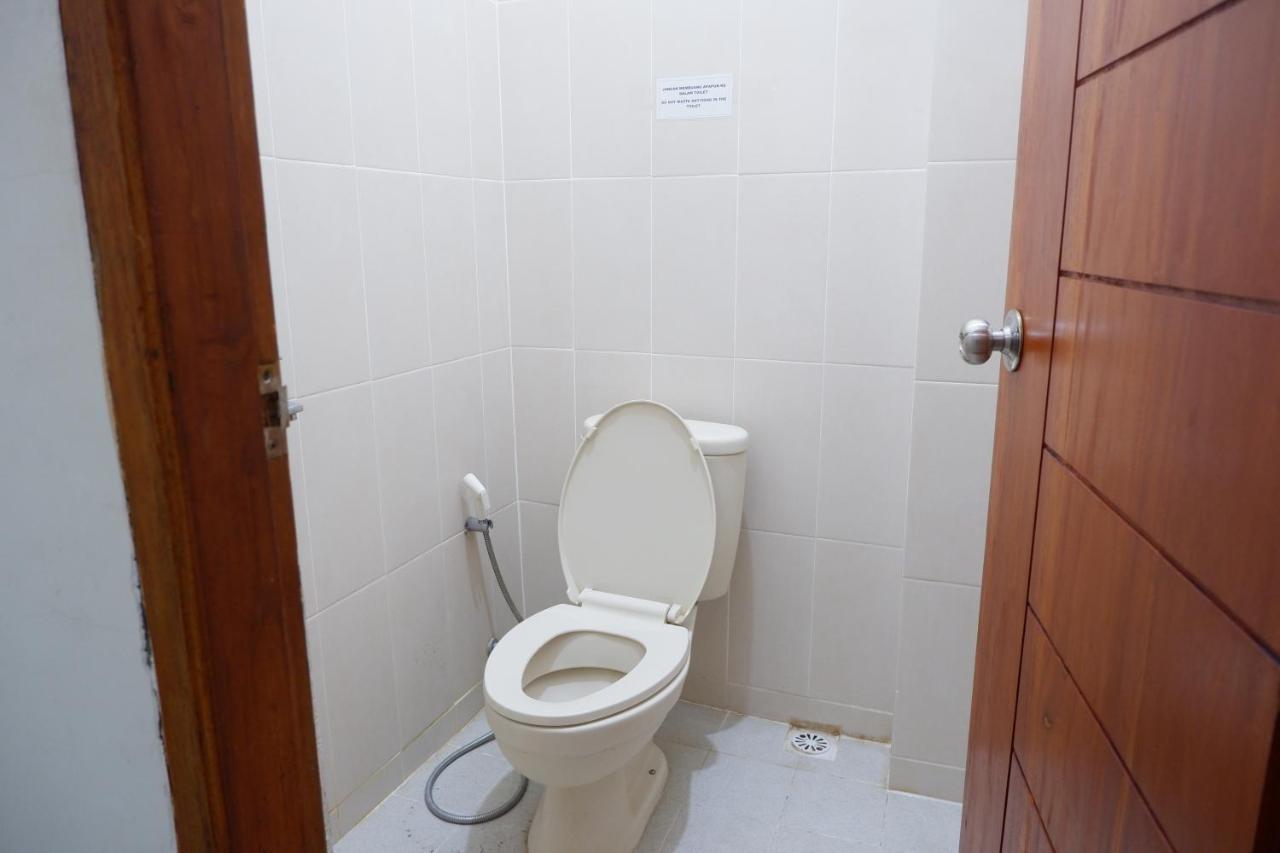 Reddoorz At Bale Eja Syariah Senggigi Apartman Montongbuwoh Kültér fotó