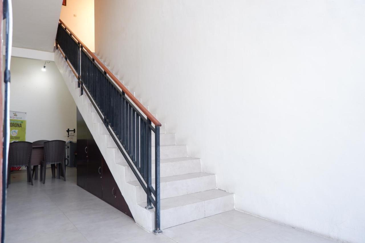Reddoorz At Bale Eja Syariah Senggigi Apartman Montongbuwoh Kültér fotó