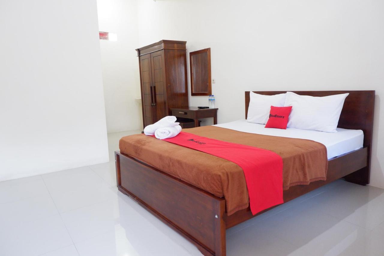 Reddoorz At Bale Eja Syariah Senggigi Apartman Montongbuwoh Kültér fotó